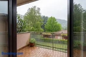 Vintage Lake Flat 20m from Lake Lugano - Image 1