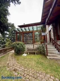 Pavliani Cliffside Retreat - Image 4