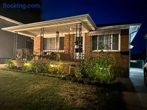 Sharuns Vacation House - Image 1