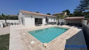 Maison neuve haut de gamme avec piscine et vue magnifique - Image 3
