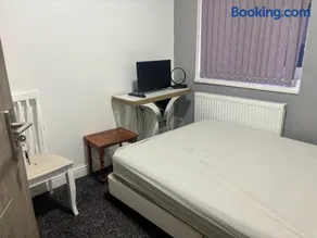The Trio-Room - Image 2