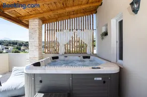 Luxurious Villa Kirianna - Private Pool, Jacuzzi, Sauna, & Gym - 13km to Rethymno center - Image 3
