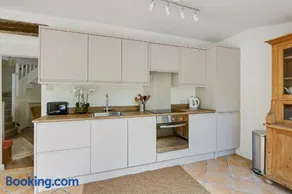 Badger Cottage - Image 2