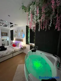 Romance Jacuzzi - Vidéoprojecteur - Terrasse 5min gare - Image 1