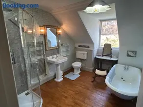 Glenaros Lodge - Image 4