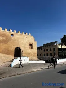 Hôtel Les Remparts - Image 2