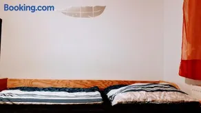 Budget rooms in Halle with shared bathroom & Free WiFi - Image 4