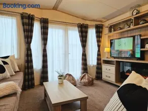 180 Golden Gate Caravan Holiday Park Towyn - Image 4