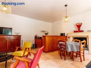 Maison avec piscine partagée proche de Périgueux - Image 2