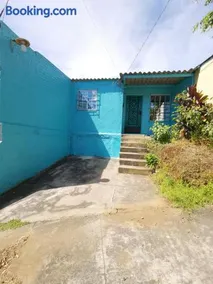 Casa céntrica en zona privada - Image 2
