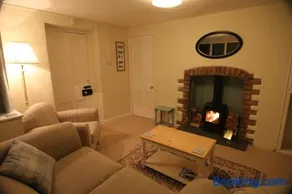 Underdean Lodge - Image 2