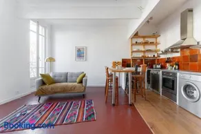 Superbe appart, central, petit balcon & vue Place - Image 3