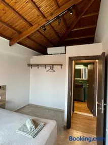 Q Apartments Molyvos - Image 3