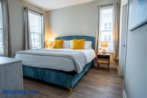 Luxurious New Apt w Pool Perfect for Long Stays - Image 2