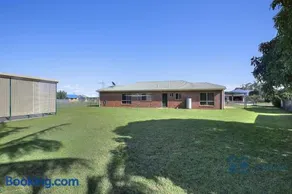 12 Pelican Way - Image 2