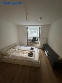 Air Apartments 2 - Image 1
