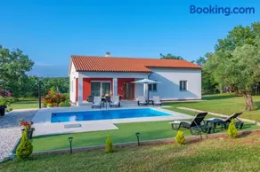 Villa Valpiana, a modern, luxurious, warm and romantic villa - Image 3