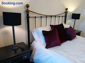 Sleeps 15 8 Bed-near Royal Troon-ayrshire Coast - Image 3