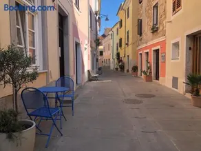 Izola old city centre with parking - Image 5