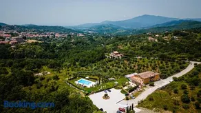 Casale degli Ulivi Resort - Image 1
