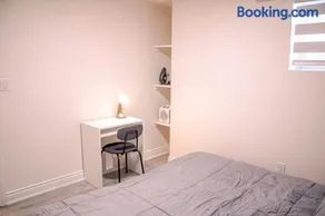 Oshawa Two Bedroom Private Suite - Image 4