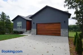 Hideaway in a Luxurious Location - Image 3