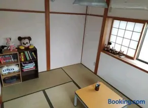 IIIハウス　ひらパーからすぐの３階建て一軒家　全寝室エアコン新調　wifi完備　旅行&ビジネス大歓迎 - Image 1