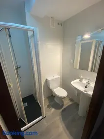 Apartamento céntrico con vistas y cerca de playa - Image 3