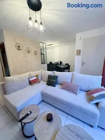 T3 duplex with garden - Image 1
