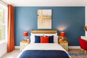 Elegant Windsor Flat - Short Walk to Windsor Castle, River Thames & Train Station - Image 1