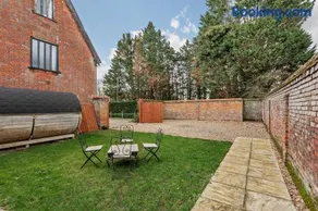 2 Bed Barn conversion - Image 3