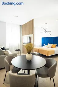 Blanq Marina Suites - Image 4