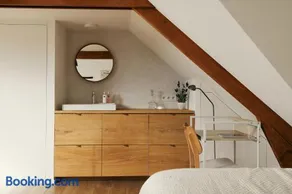 BnB The Attic - Spacious air-conditioned attic room - Image 2