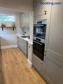Wharf Cottage - Image 2