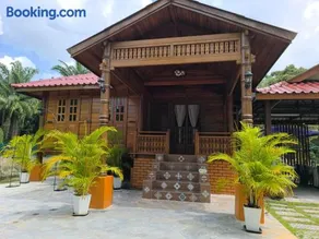 Homestay Pool Teratak Dusun Tok Anjang - Image 1