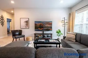 Modern Retreat near Back 40 & Lake Norwood - Image 2