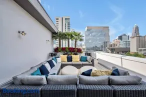 Urban Escape | Free Parking, Pool, Gym - Image 2