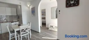 Sunset Apartments - Image 5