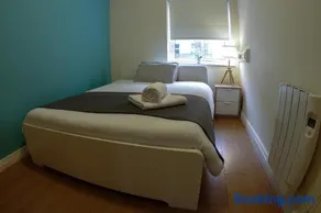 Super Central Location Private Room 1 - Image 1