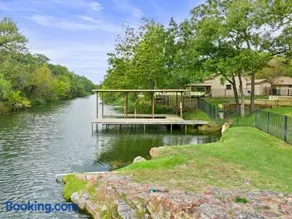Lake LBJ 4BR Home w/ Boat Deck, Huge Yard - Image 2