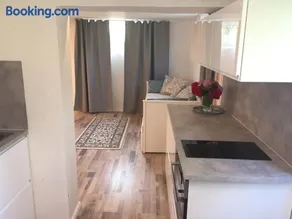 Extraordinary apartment with double shower - Image 3