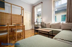 Apartment with FREE Parking - Image 5
