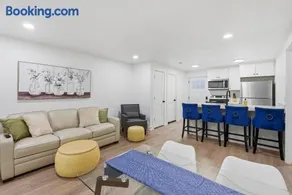 Temple Vista Retreat - King Bed, Sleeps 6 - Image 2