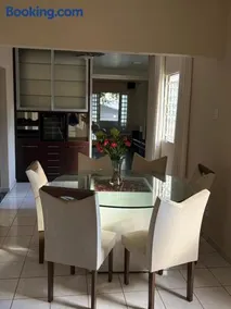 Apto amplo no Coração de Barreiras 3 Quartos 4 Banheiros Comporta até 7 hóspedes 157m2 - Image 5