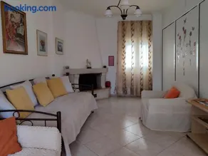 Georgia's Family Apartment - Image 3