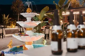 Matteo Garden & Restaurant - Image 4
