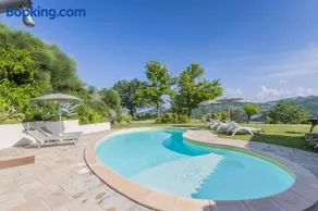 Villa Linda, villa panorâmico com piscina na zona rural de Marche, a 30 minutos do mar - Image 2