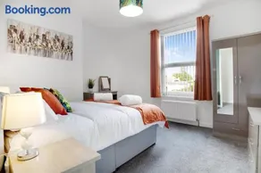 2 Bed Cottage with Garden & Stunning Field Views - Image 3