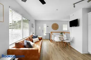 Beacons Beach Cottage - Image 4