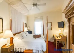 The Currier Inn - Image 1
